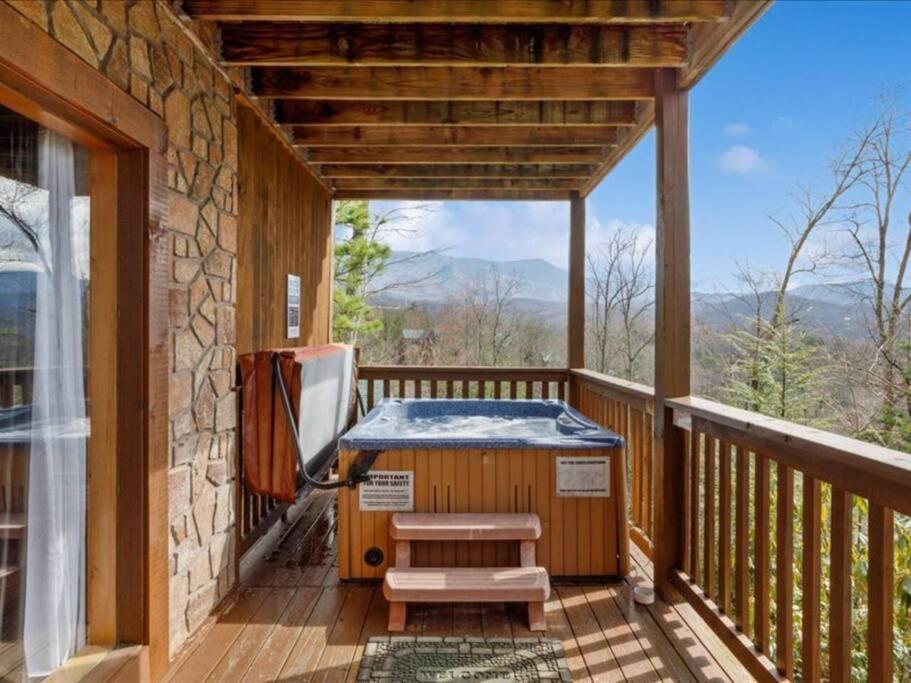 Вілла Breathtaking Views Of The Smokies, 3 Mins To Гатлінбург Екстер'єр фото