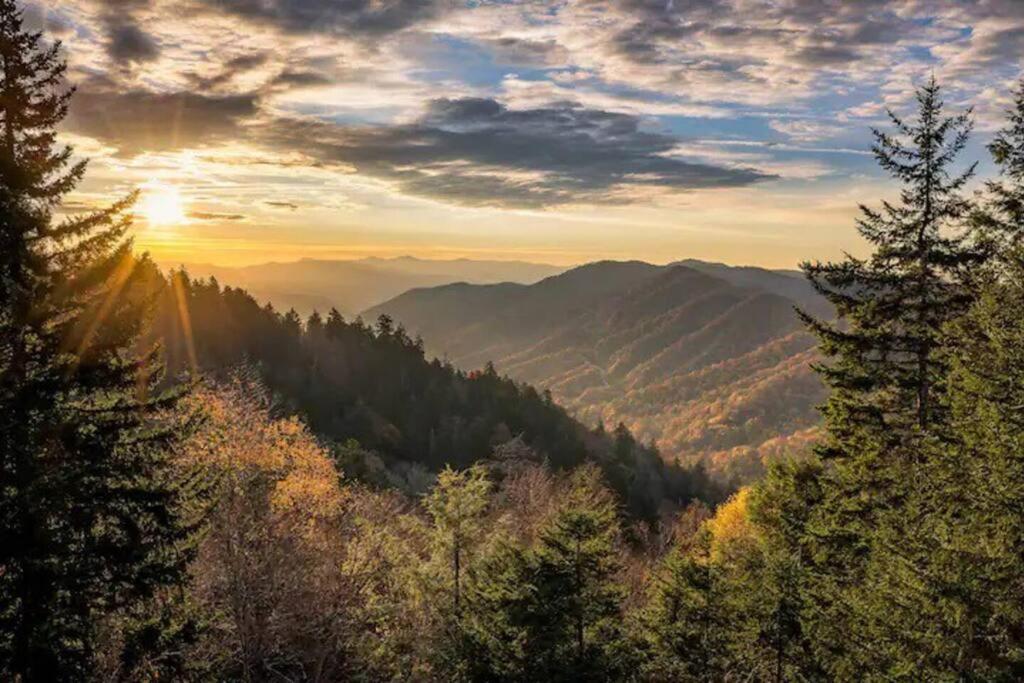 Вілла Breathtaking Views Of The Smokies, 3 Mins To Гатлінбург Екстер'єр фото